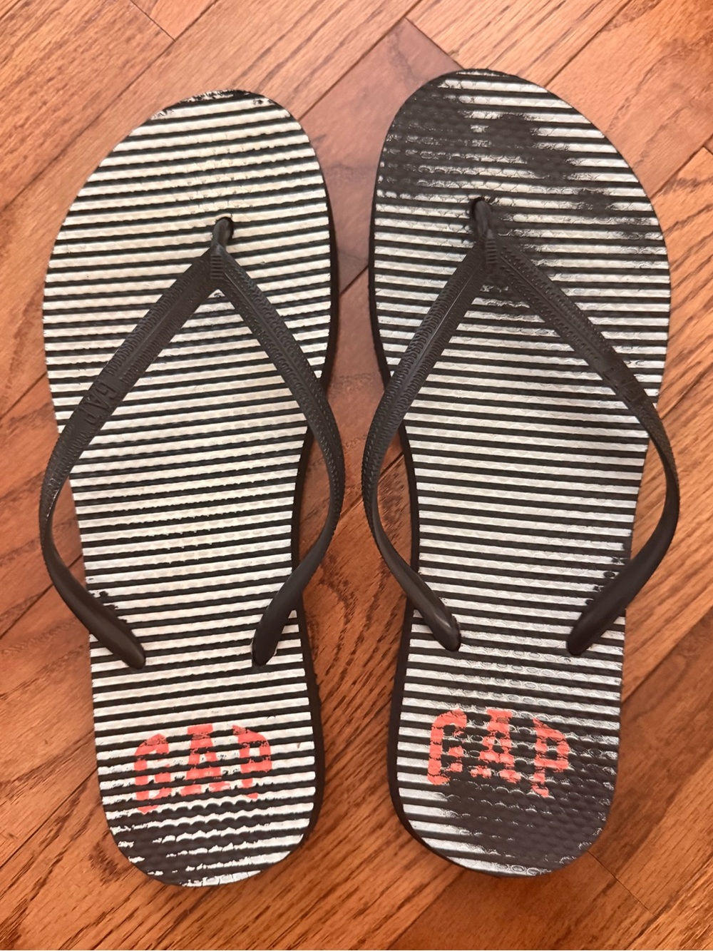Well Worn Flip Flops. Sz 9/10